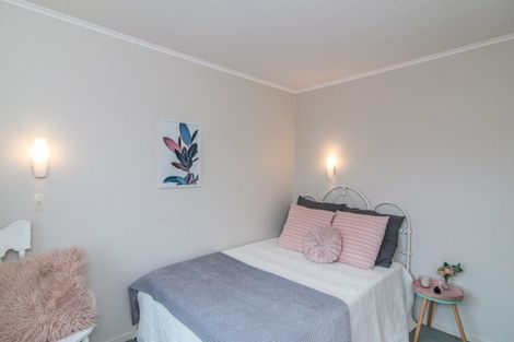 Photo of property in 12 Leybourne Avenue, Waikanae, 5036