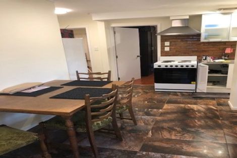 Photo of property in 2/215 Eskdale Road, Birkenhead, Auckland, 0626