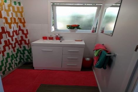 Photo of property in 15 Idlewild Avenue, Mangere, Auckland, 2022