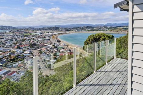 Photo of property in 9 Pari Tai Way, Houghton Bay, Wellington, 6023
