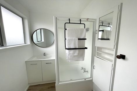 Photo of property in 1 Marlene Avenue, Te Atatu South, Auckland, 0610