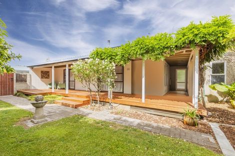 Photo of property in 8 Goodger Street, Waipukurau, 4200