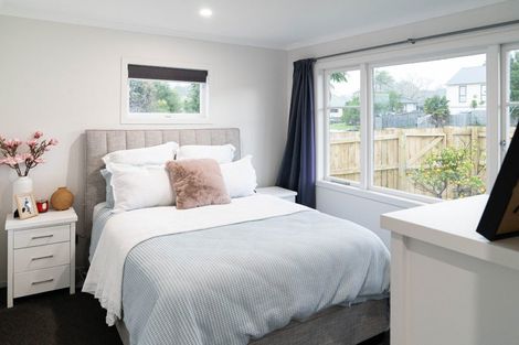 Photo of property in 18 Crosby Road, West Harbour, Auckland, 0618