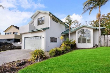 Photo of property in 4 San Ambrosio Rise, Henderson, Auckland, 0612
