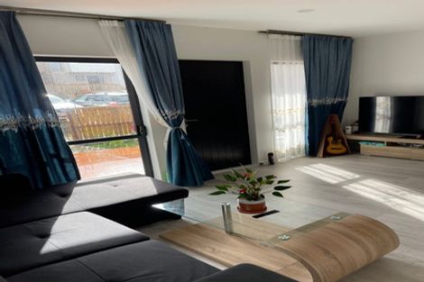 Photo of property in 152 Tiriwa Drive, Massey, Auckland, 0614