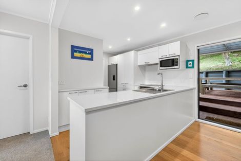 Photo of property in 11 Hillside Crescent, Leigh, 0985