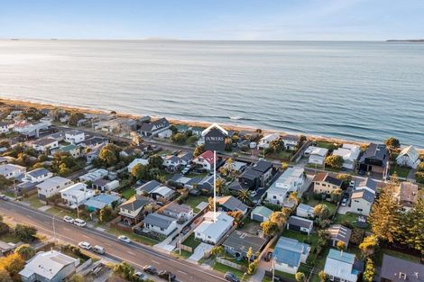 Photo of property in 1209 Papamoa Beach Road, Papamoa Beach, Papamoa, 3118