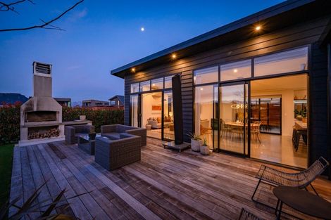 Photo of property in 5 Mcdonald Street, Wanaka, 9305