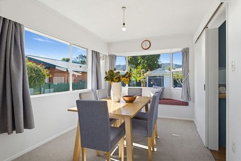 Photo of property in 12 Nimmo Avenue West, Waikanae, 5036