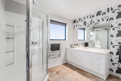 Photo of property in 28 Durrell Way, Rolleston, 7614