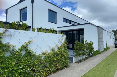 Photo of property in 13 Sharon Road, Waiake, Auckland, 0630