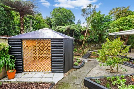 Photo of property in 18 Woodland Road, Johnsonville, Wellington, 6037