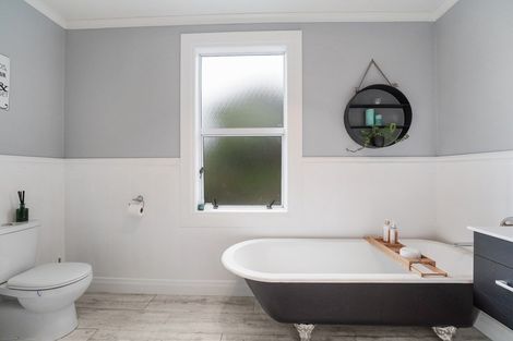 Photo of property in 2 Lambert Way, Paraparaumu, 5032