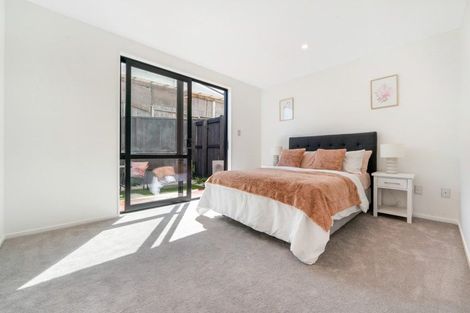 Photo of property in 2/18 Sylvan Crescent, Te Atatu South, Auckland, 0610