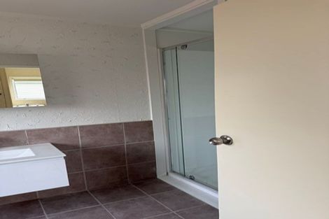 Photo of property in 223 Waitemata Drive, Ranui, Auckland, 0612