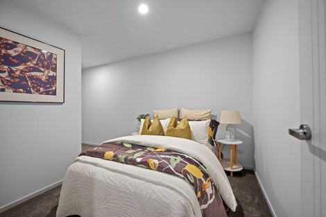 Photo of property in 2e Fowler Street, Northcote, Auckland, 0627