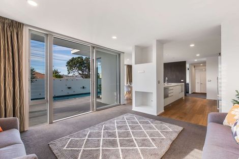 Photo of property in 76 Bay Street, Red Beach, 0932