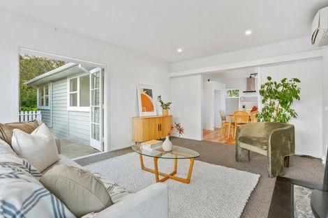 Photo of property in 1 Sussex Terrace, Riverhead, 0820