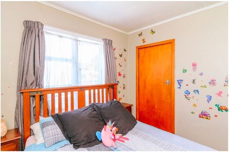Photo of property in 78 Wainuiomata Road, Wainuiomata, Lower Hutt, 5014