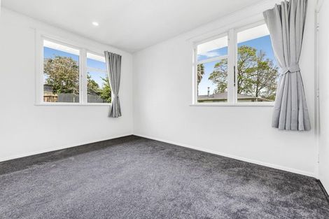 Photo of property in 56 Kemble Close, Mangere, Auckland, 2022