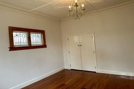 Photo of property in 42 Puriri Terrace, Roslyn, Palmerston North, 4414