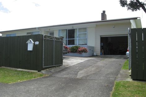 Photo of property in 34 Staverton Crescent, Mangere, Auckland, 2022