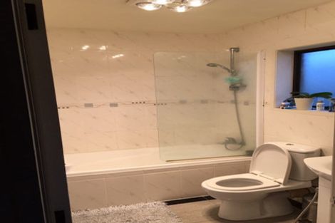 Photo of property in 2/9 Northall Road, New Lynn, Auckland, 0600