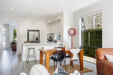 Photo of property in 16 Sacred Kingfisher Road, Hobsonville, Auckland, 0616