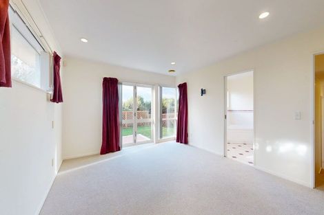 Photo of property in 16 Imran Terrace, Khandallah, Wellington, 6035
