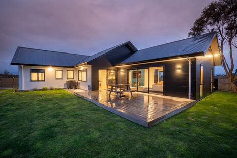 Photo of property in 153 James Line, Kelvin Grove, Palmerston North, 4414