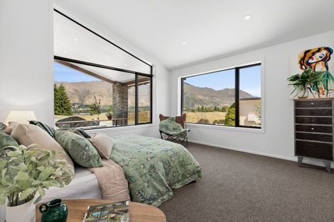 Photo of property in 93 Plantation Road, Wanaka, 9305