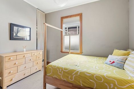 Photo of property in 15 Upper Bourke Street, Kilbirnie, Wellington, 6022