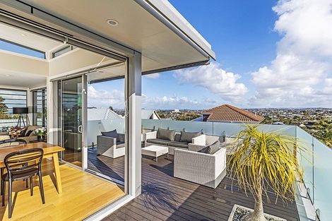 Photo of property in 49 Seaview Road, Castor Bay, Auckland, 0620