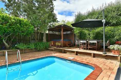 Photo of property in 168 Lakeside Drive, Orewa, 0931