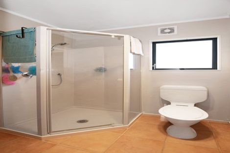 Photo of property in 33 Puriri Street, Helensville, 0800