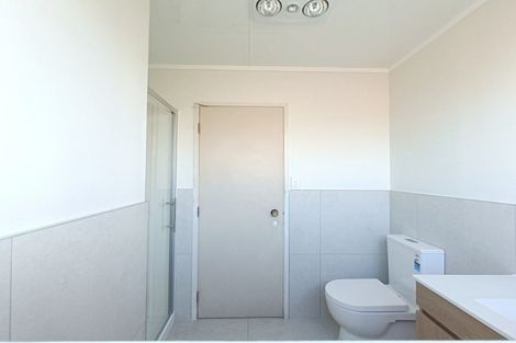 Photo of property in 2/15 Trimdon Street, Randwick Park, Auckland, 2105