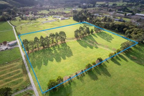 Photo of property in 1015b Beach Road, Torbay, Auckland, 0630