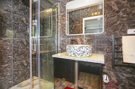 Photo of property in Oakwood Manor, 608c Massey Road, Mangere, Auckland, 2022