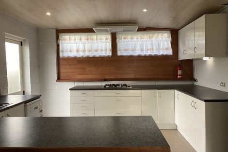 Photo of property in 48 Strid Road, Te Atatu South, Auckland, 0610