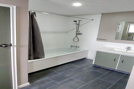 Photo of property in 16d Orlando Street, Stratford, 4332