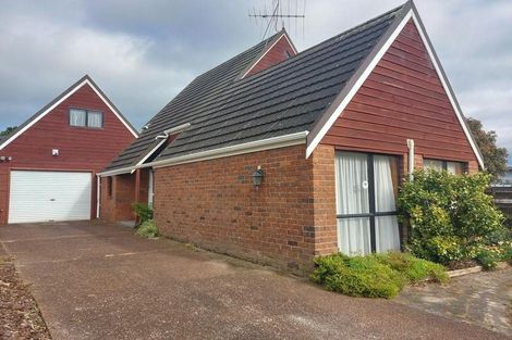 Photo of property in 7 Sunrise Lane, Te Atatu South, Auckland, 0610