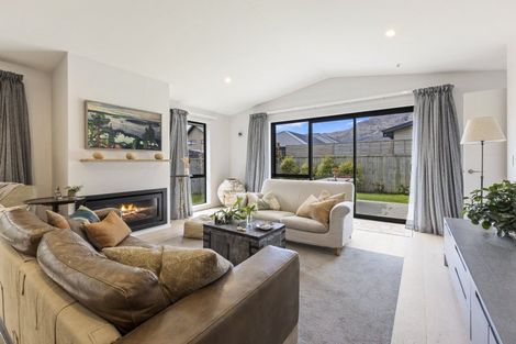 Photo of property in 4 Ward Street, Jacks Point, Queenstown, 9371