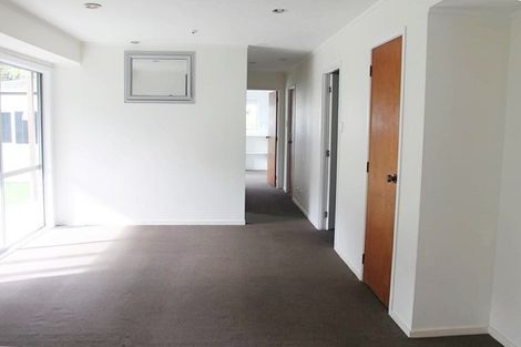 Photo of property in 29 Santiago Crescent, Unsworth Heights, Auckland, 0632