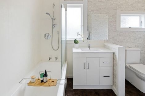 Photo of property in 42 Cook Street, Hamilton East, Hamilton, 3216