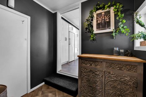 Photo of property in 19 Rosalind Street, Stratford, 4332