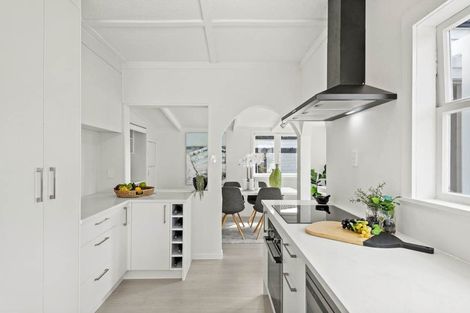 Photo of property in 5 Lyons Avenue, Murrays Bay, Auckland, 0630