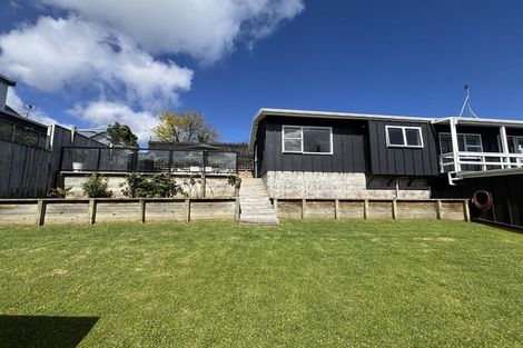 Photo of property in 16 Camellia Avenue, Bell Block, New Plymouth, 4312