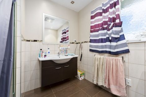 Photo of property in 86 Mcleod Road, Te Atatu South, Auckland, 0610