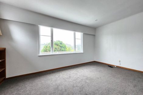 Photo of property in 8 Spenmoor Street, Newlands, Wellington, 6037