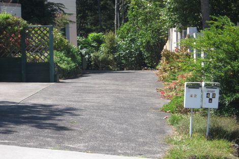 Photo of property in 2/42 Easton Park Parade, Glenfield, Auckland, 0629